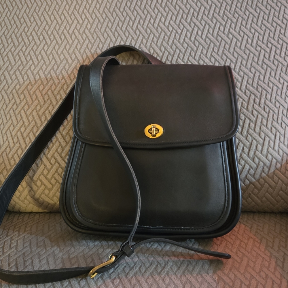 Vintage Coach Large Sidepack  In Navy 9979